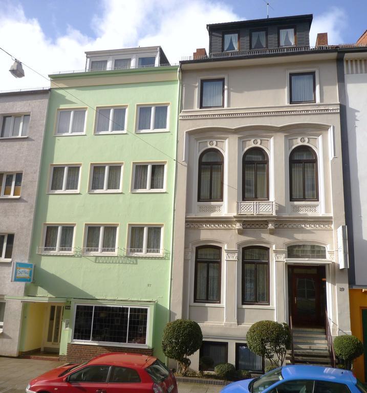 Gasthaus Hotel Brémai repülőtér Kültér fotó